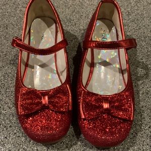 Size 3 Little Girls Red glitter shoes. Excellent used condition